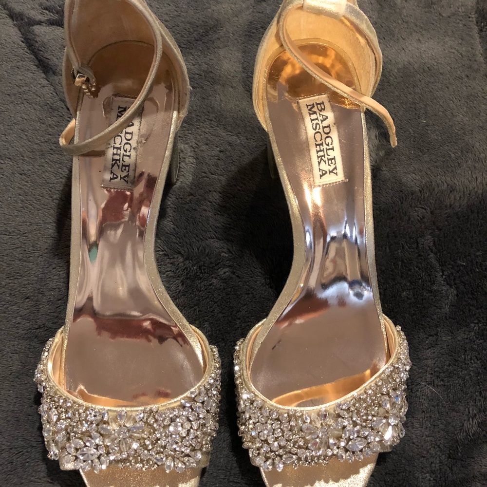 **Bagdley Mischka chunky heels bridal!!